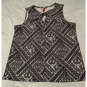 LOVE SCARLETT Black & White Women’s‎ Sleeveless Top With Peep Hole Size Large